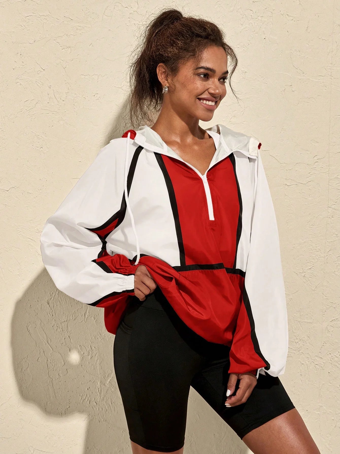 Corta Vento Casual com Capuz Marcela