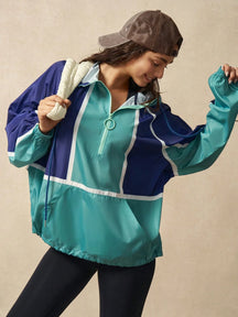 Corta Vento Casual com Capuz Marcela
