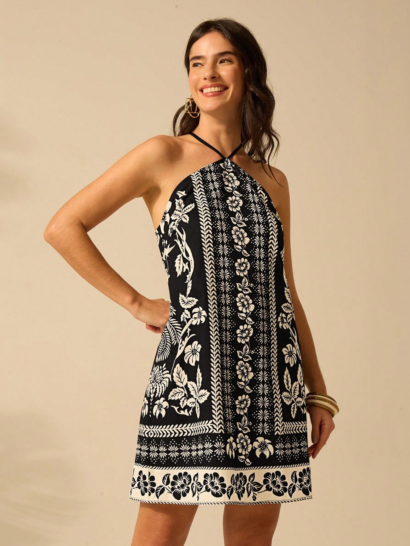 Vestido Curto Boho de Verão