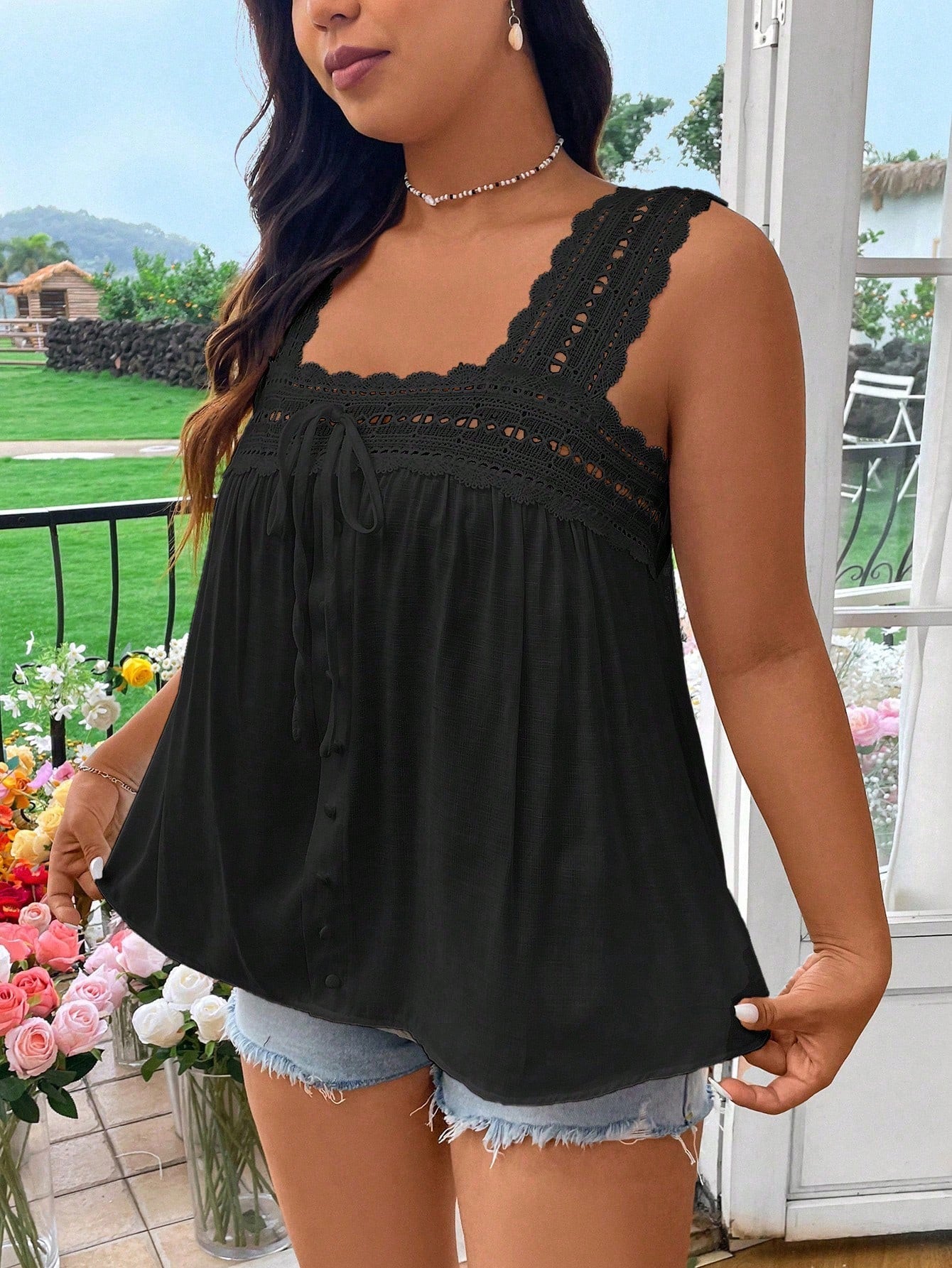 Regata Plus Size Com Detalhe Em Renda