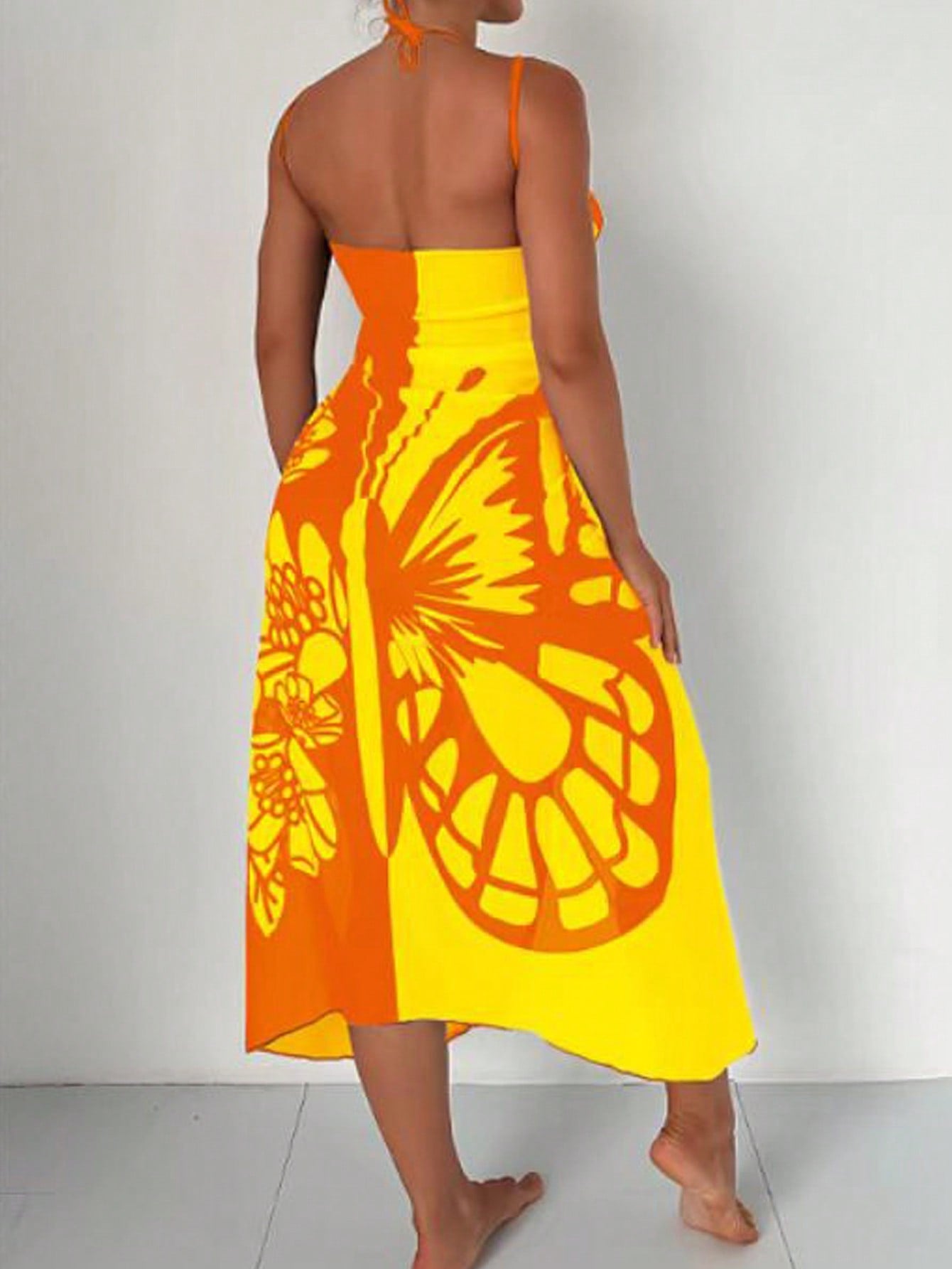 Saída de Praia com Estampa de Borboleta e Flores